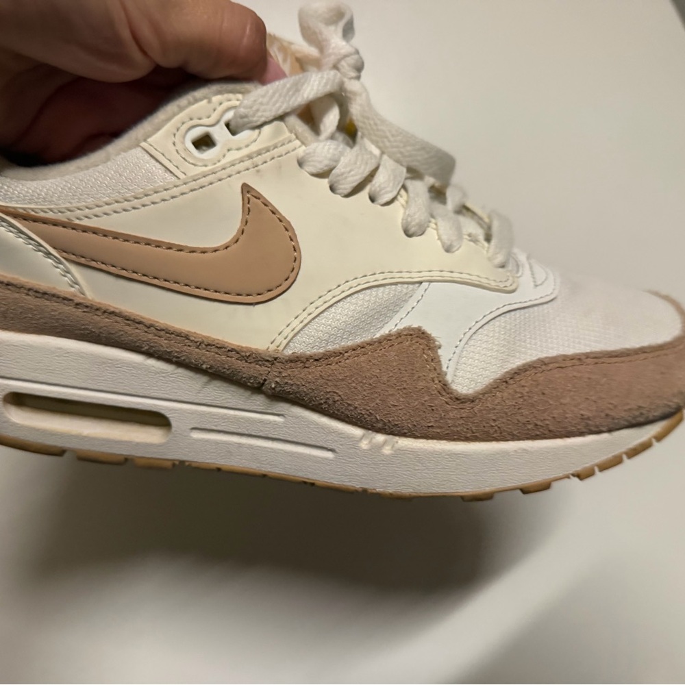 Nike Women's White and Tan Sneakers